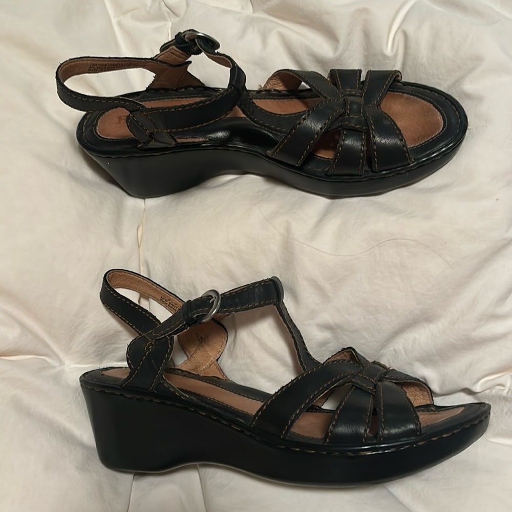 Make offer! BORN Sz 8 / 38 black rubber sole Leather upper shoes w tan topstitch